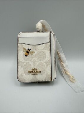 COACH White Bee Wrist Card Case NWT! 💛🐝 Bee the one to snatch this up!